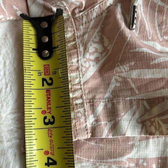 Vuori Ripstop Women's Size Large Pink Salt Rainforest‎ Mid Rise Shorts VW364 - Picture 7 of 9